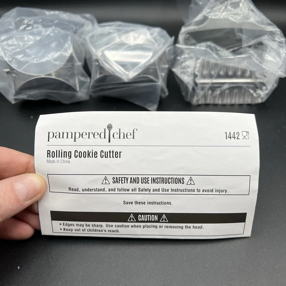 Pampered Chef Rolling Cookie Cutter Hearts Circle Scallop Edge Square #1442 New